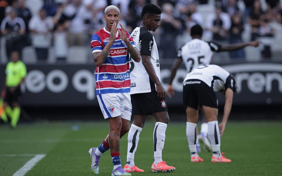 Deyverson em Corinthians x Fortaleza