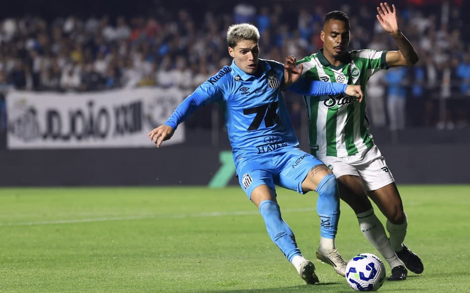 Rollheiser acumula 25 jogos com a camisa do Santos e um gol marcado. (Foto: Marcello Zambrana/AGIF)