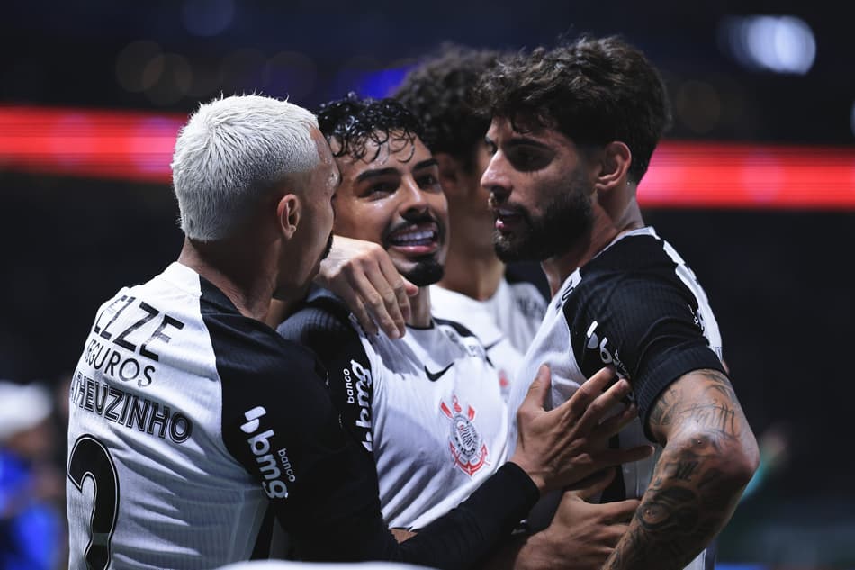 Corinthians está na próxima fase da competição (Foto: Ettore Chiereguini/AGIF)