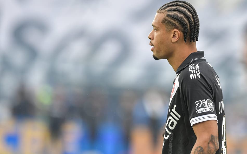João Victor vive fase conturbada no Vasco (Foto: Thiago Ribeiro/AGIF)