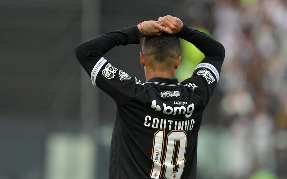 Coutinho é um dos destaques do Vasco (Foto: Thiago Ribeiro/AGIF)