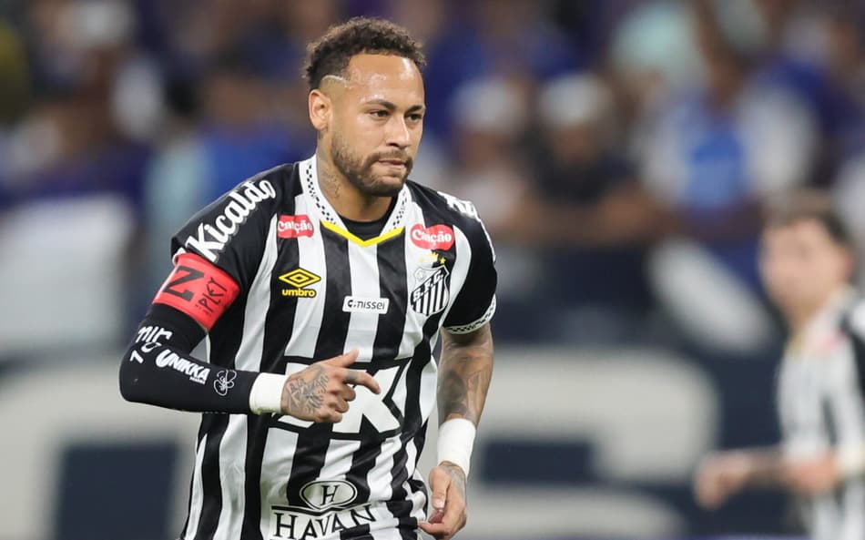 Neymar deve acumular seis partidas seguidas atuando durante 90 minutos contra o Vasco. (Foto: Gilson Lobo/AGIF)