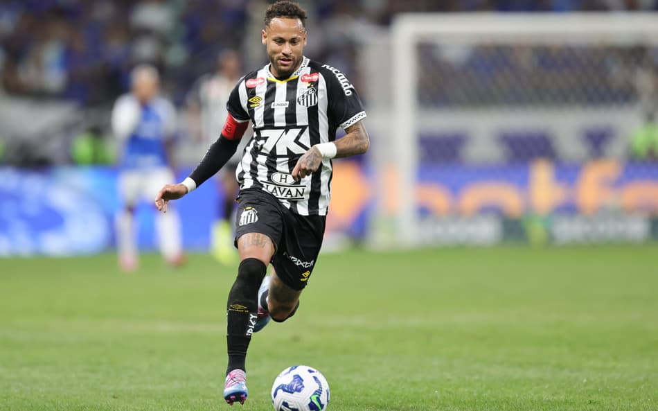 Neymar acumula 21 jogos e 7 gols pelo Santos desde o retorno à Baixada Santista. (Foto: Gilson Lobo/AGIF)
