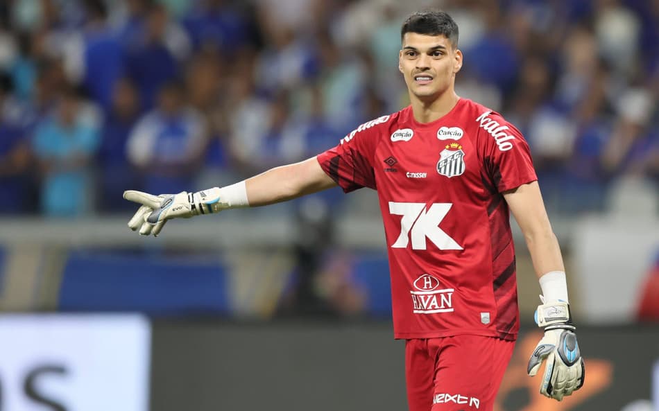 Gabriel Brazão já atuou em 37 partidas nesta temporada pelo Santos. (Foto: Gilson Lobo/AGIF)