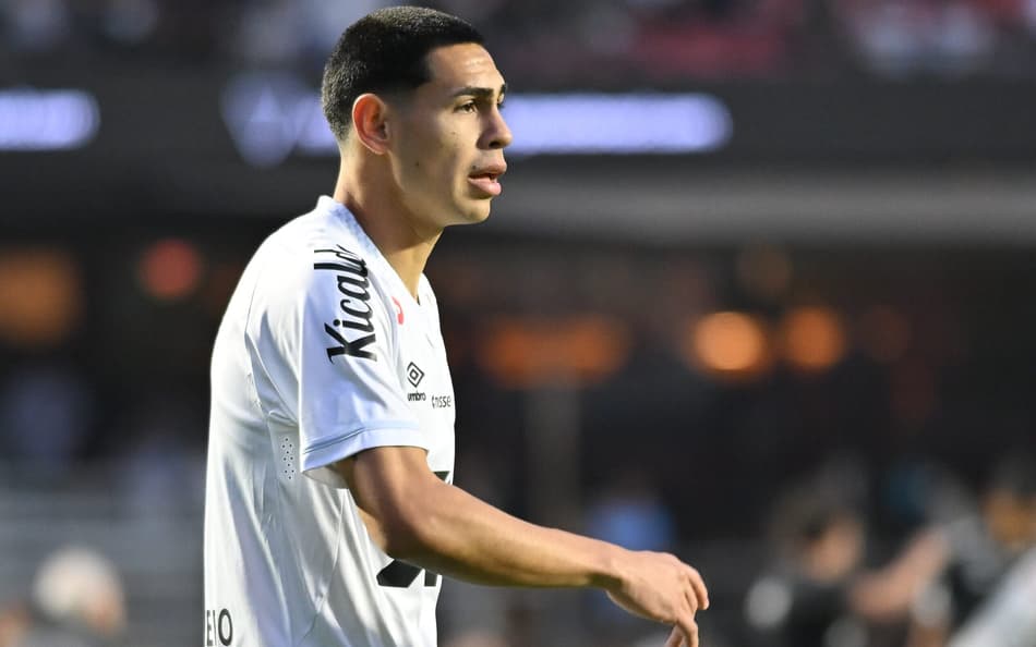 Caballero lamentou a derrota fora de casa (Foto: Jota Erre/AGIF)