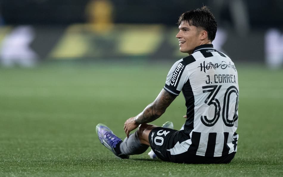 Joaquín Correa na partida entre Botafogo e Palmeiras (Foto: Jorge Rodrigues/AGIF)
