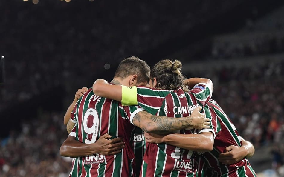 Jogadores do Fluminense comemoram gol contra o América de Cali (Foto: Thiago Ribeiro/AGIF)