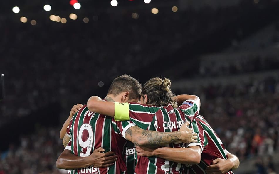 Jogadores do Fluminense comemoram gol contra o América de Cali