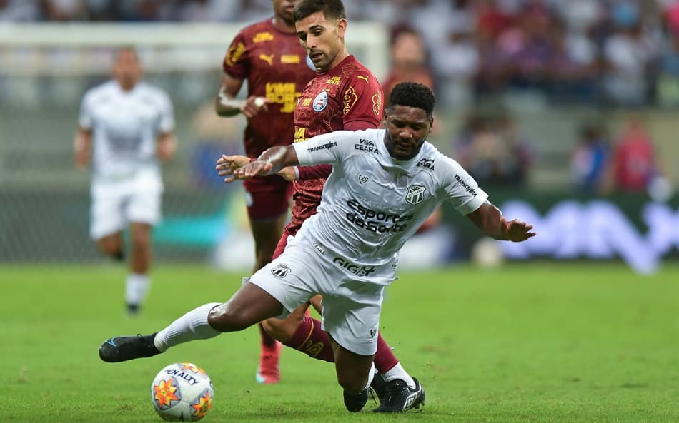Bahia e Ceará disputaram as semifinais da Copa do Nordeste, na Arena Fonte Nova (Foto: Jhony Pinho/AGIF)