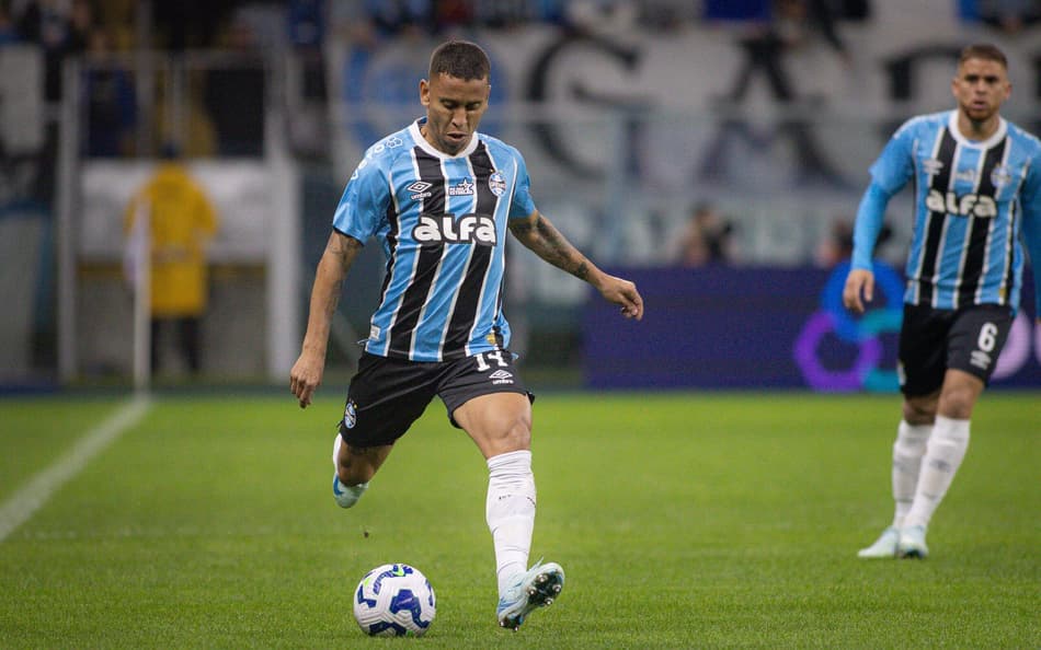 Marcos Rocha, ex-Palmeiras, em estreia pelo grêmio. (Foto: Maxi Franzoi/AGIF)