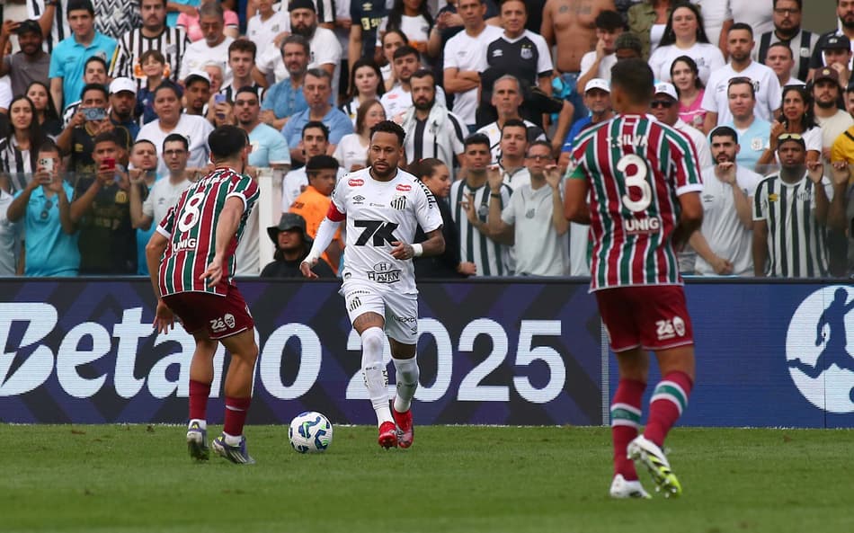 Neymar acumula 21 jogos e 7 gols com a camisa do Santos. (Foto: Mauricio De Souza/AGIF)
