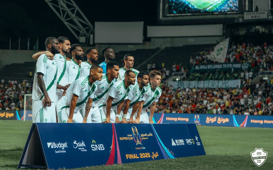 Cristiano Ronaldo marca, mas Al-Ahli conquista Supercopa Saudita sobre o Al-Nassr