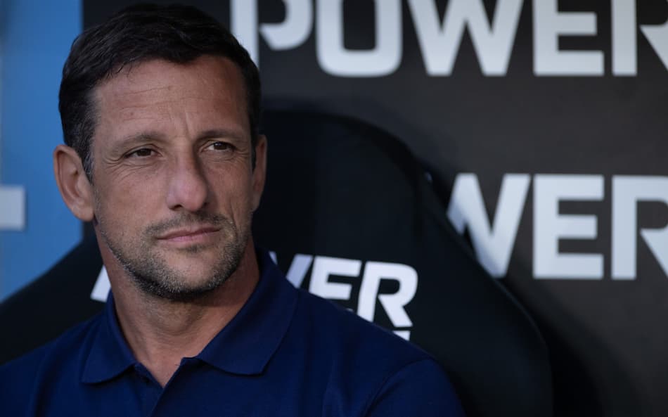 Belletti durante jogo entre Barcelona e Flamengo, pelo Intercontinental Sub-20