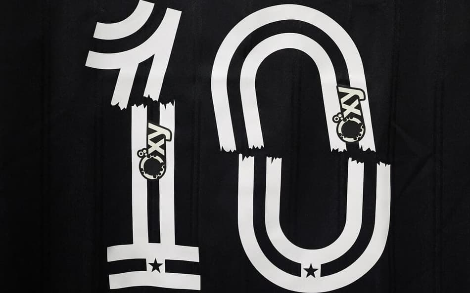 Botafogo modifica uniforme para campanha contra violência doméstica. (Foto: Vítor Silva BFR)