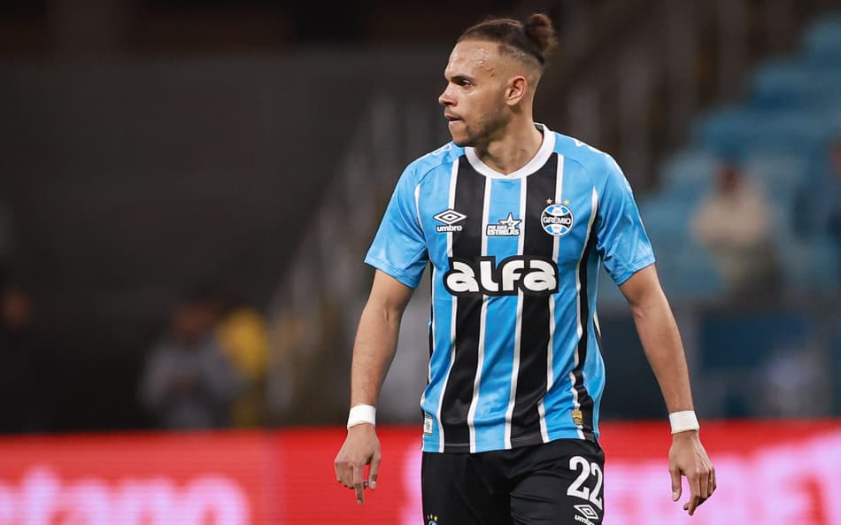 Braithwaite durante o empate do Grêmio com o Ceará. (Foto: Maxi Franzoi/AGIF)