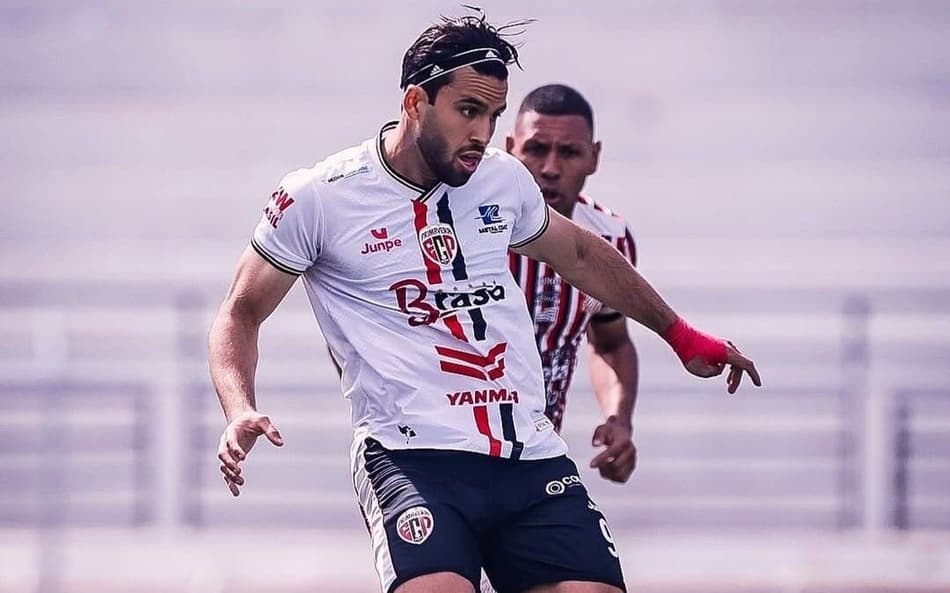 Brunão, ex-Ceará, está atuando no Primavera (Foto: Rodrigo Menezes)