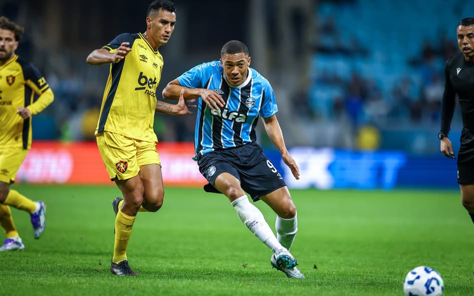 Carlos Vinícius estreou pelo Grêmio na derrota para o Sport. (Foto: Lucas Uebel/Grêmio FBPA)