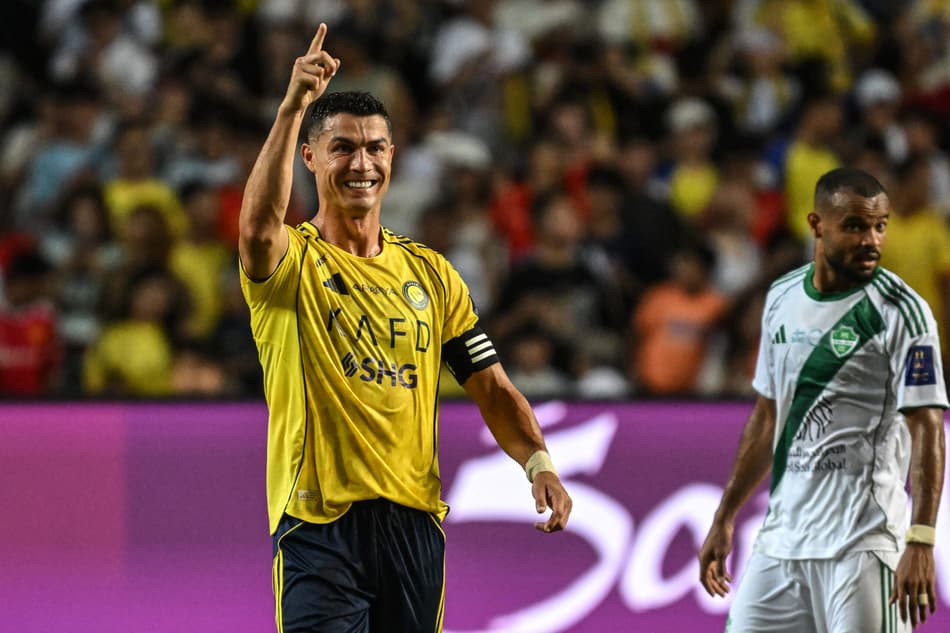 Cristiano Ronaldo comemora gol do Al-Nassr sobre o Al-Ahli, na Supercopa Saudita