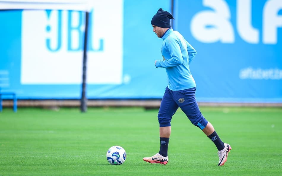 Cuéllar em treinamento do Grêmio. (Foto: Lucas Uebel/Grêmio FBPA)