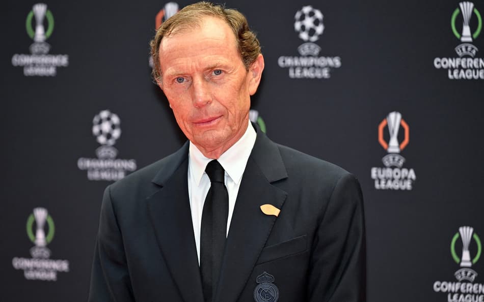 Emilio Butragueño na sede do sorteio da Champions League como representante do Real Madrid