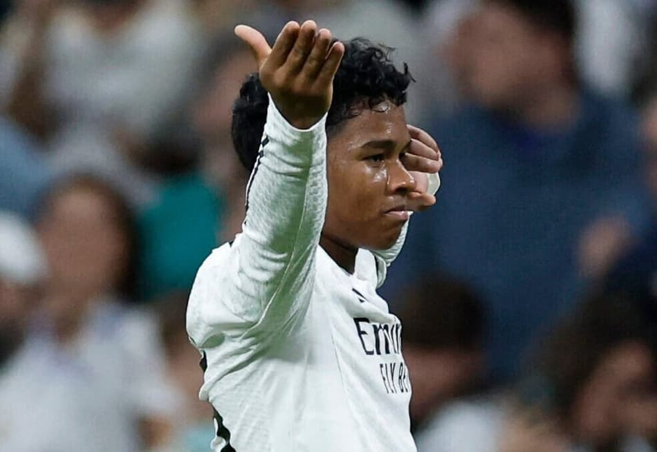 Endrick comemora golaço marcado pelo Real Madrid contra a Real Sociedad, pela Copa do Rei