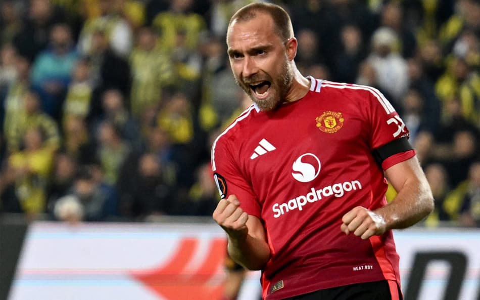 Eriksen comemora gol do Manchester United sobre o Fenerbahçe pela Europa League