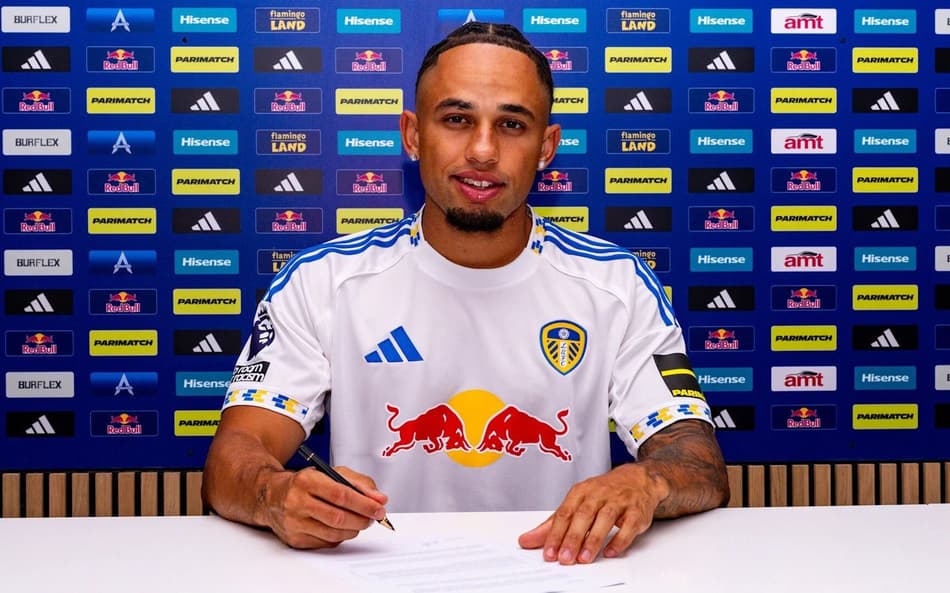 Ex-alvo do Flamengo, Noah Okafor assinou com o Leeds, da Premier League, por quatro anos
