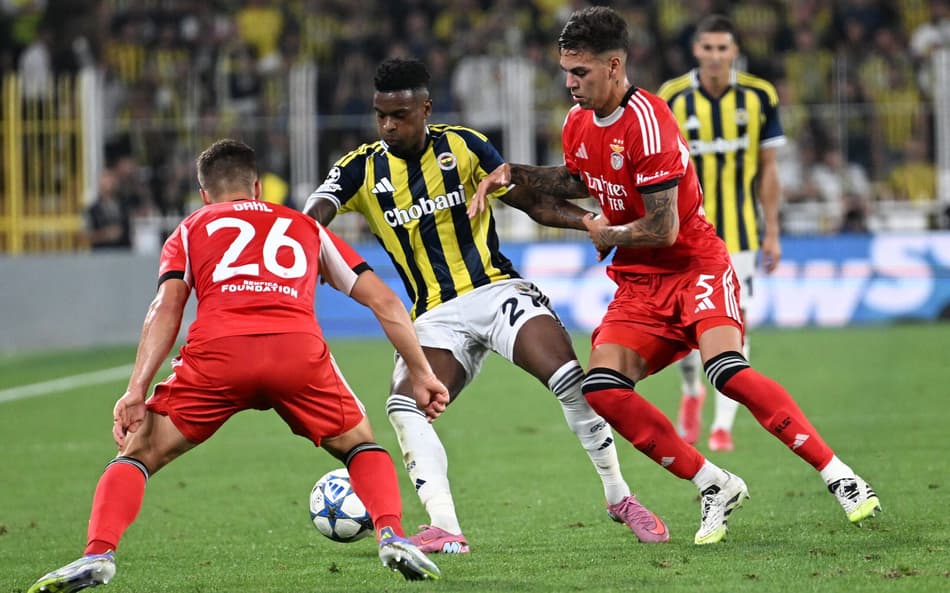Fenerbahçe e Benfica empataram por 0 a 0 pela Champions League (Foto: Ozan KOSE/AFP)