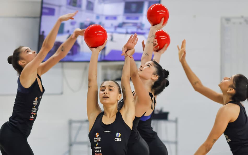 Seleção Brasileira de ginástica rítmica em treino no Rio de Janeiro (Foto: Wallace Teixeira / Lance!)