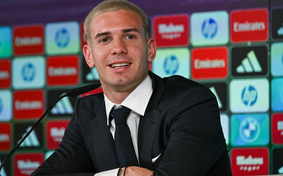 Franco Mastantuono em apresentação no Real Madrid