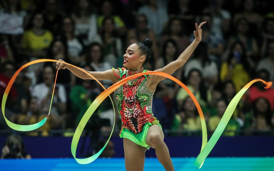 Geovanna Santos durante Mundial de Ginástica Rítmica no Rio