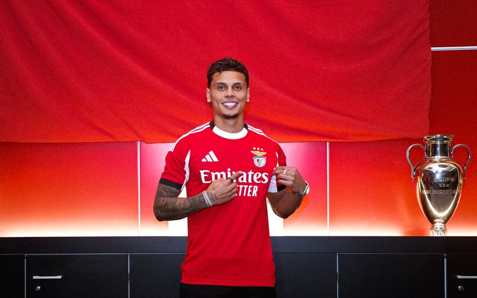 Richard Ríos, ex-Palmeiras, em sua apresentação no Benfica (Foto: Reprodução/X/Benfica)
