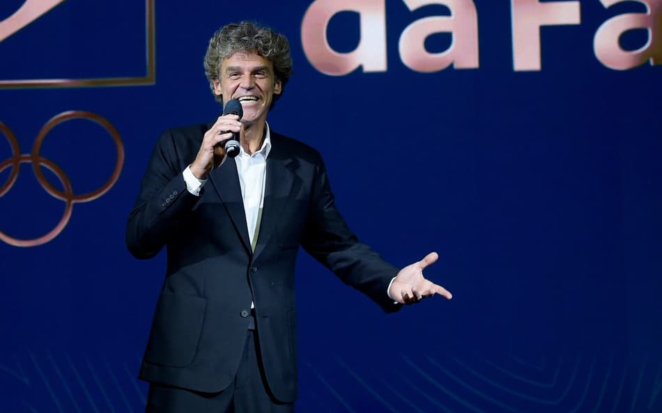 Guga Kuerten discursa no Hall da Fama do COB (Alexandre Loureiro/COB)