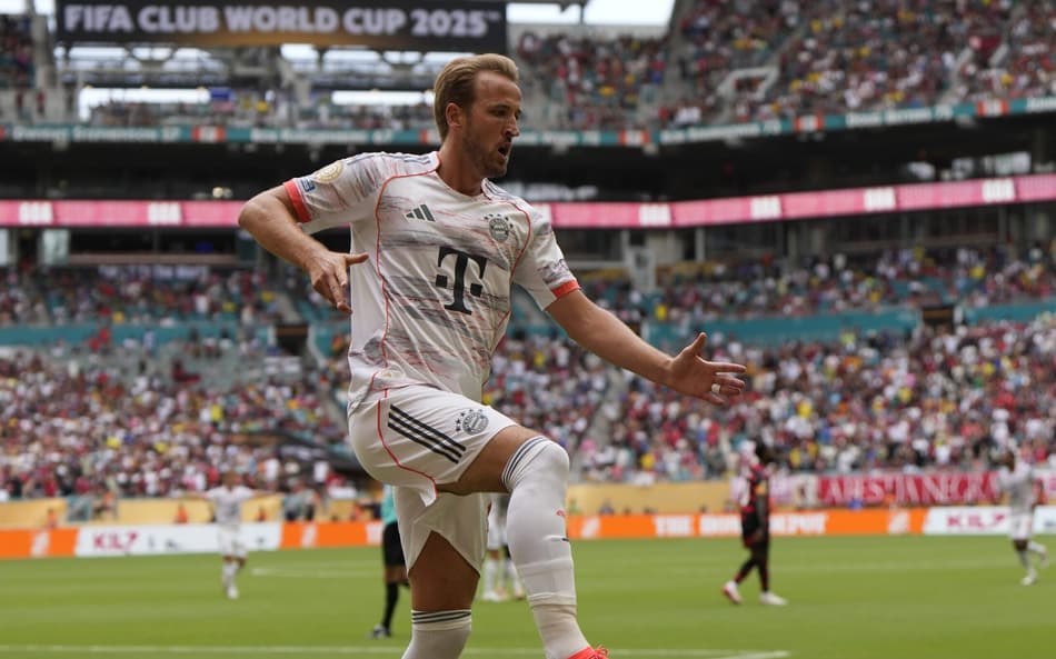 Harry Kane comemora gol marcado pelo Bayern sobre o Flamengo, no Mundial de Clubes