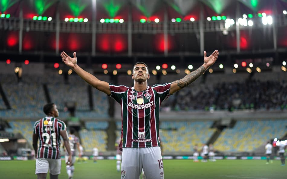 Kauã Elias comemora gol pelo Fluminense sobre o Grêmio, pelo Brasileirão