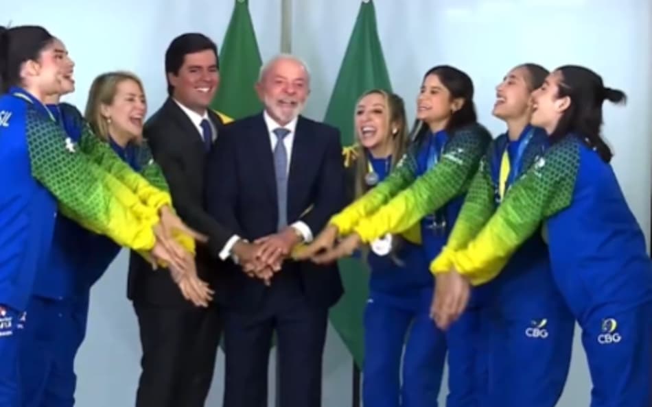 Lula anuncia criação de universidade dos esportes no Brasil