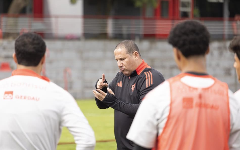 Mário Jorge, novo técnico do sub-20 do Internacional