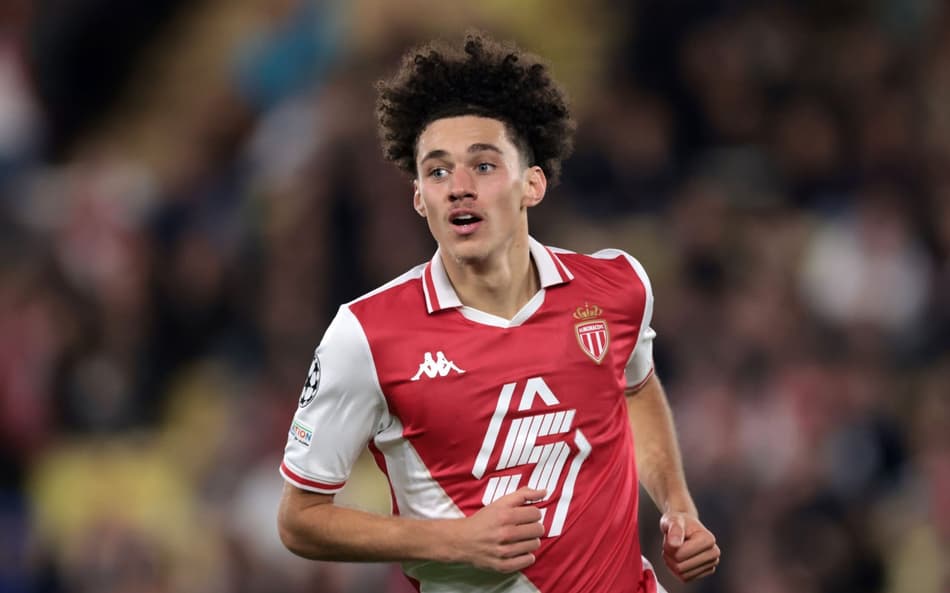 Maghnes Akliouche em ação pelo Monaco