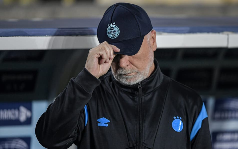 Mano Menezes, técnico do Grêmio. (Foto: Thiago Ribeiro/AGIF)