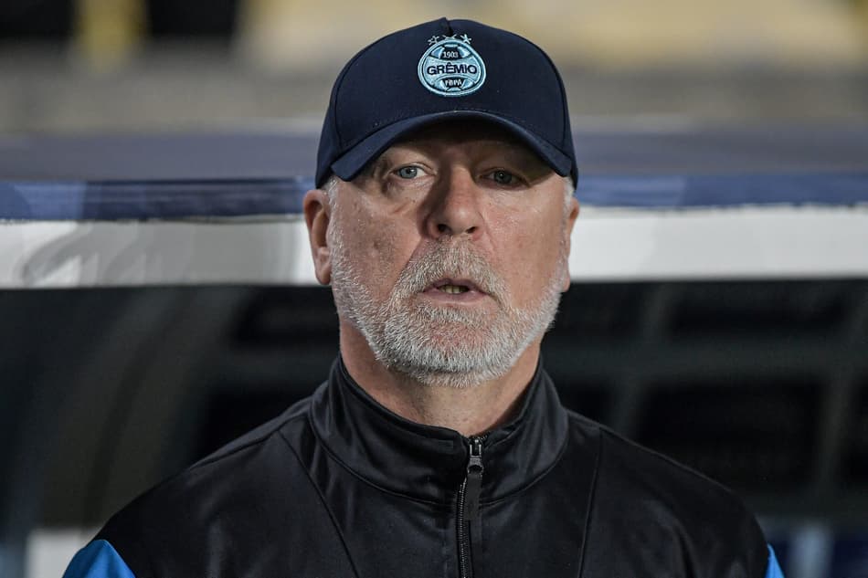 Mano Menezes antes da derrota do Grêmio para o Fluminense. (Foto: Thiago Ribeiro/AGIF)