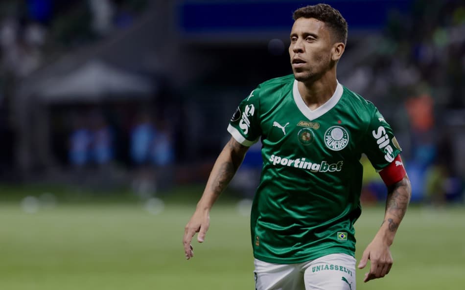Marcos Rocha em partida do Palmeiras. (Foto: Marcello Zambrana/AGIF)