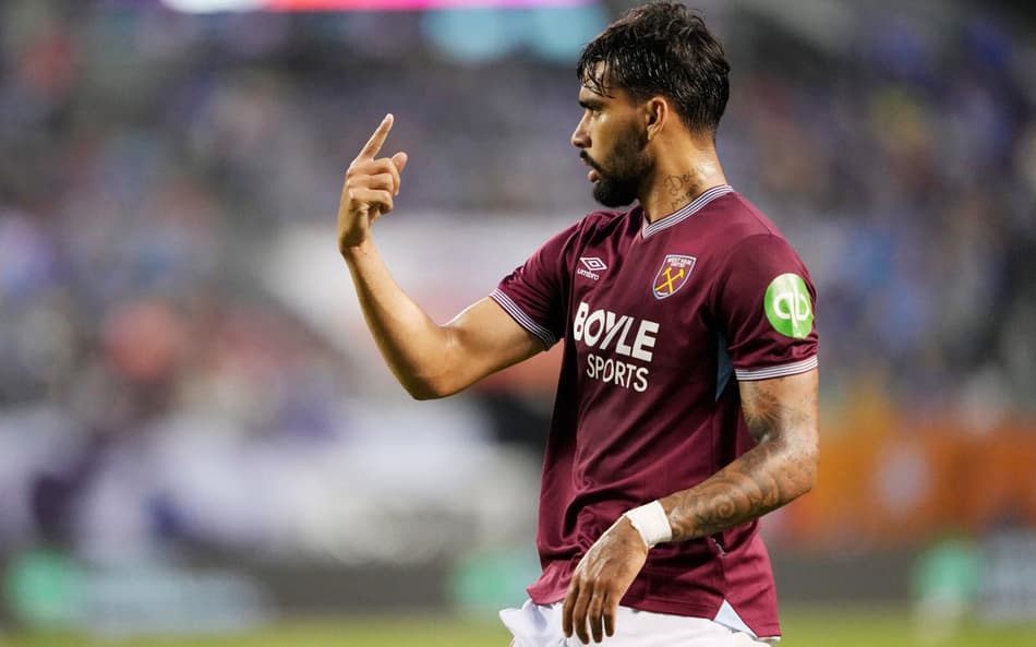 Paquetá em ação pelo West Ham em amistoso contra o Everton