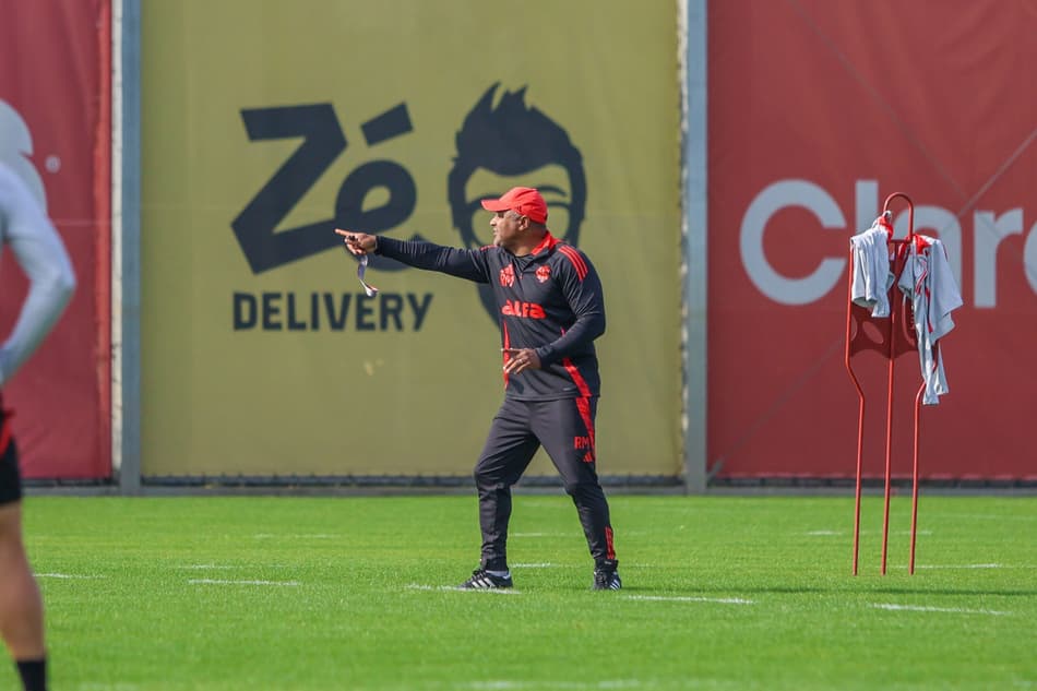 Roger Machado, técnico do Internacional