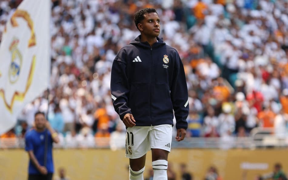 Rodrygo durante aquecimento do Real Madrid na estreia do Mundial de Clubes