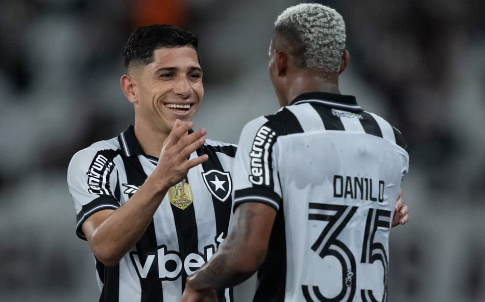 Melhores momentos: Botafogo domina o Bragantino e vence com golaços