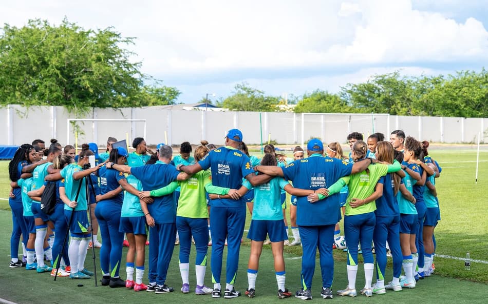 Seleção Feminina Sub-17 reunida em Palmira, em ciclo em junho de 2025