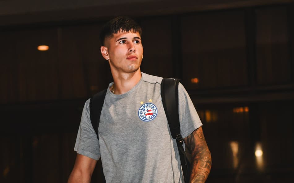 Ramos Mingo a caminho de Itaquera (Foto: divulgação / Bahia)
