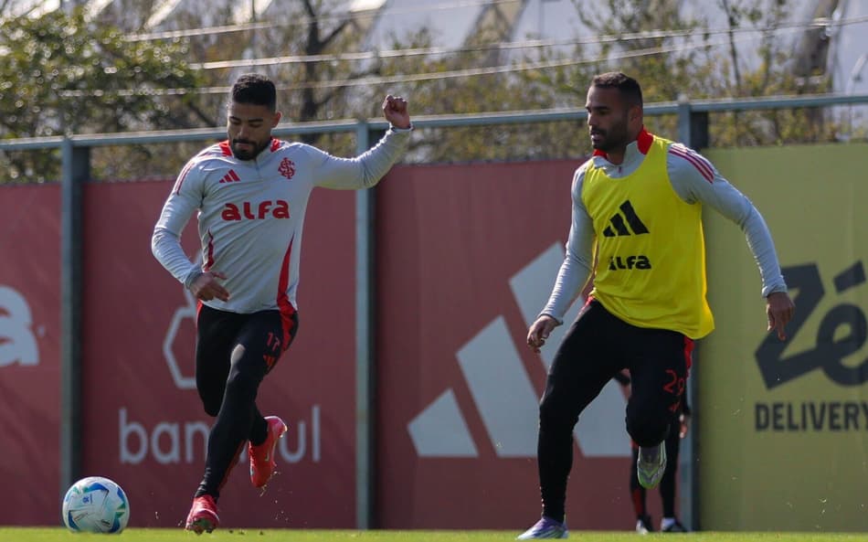 Bruno Tabata e Thiago Maia, do Internacional