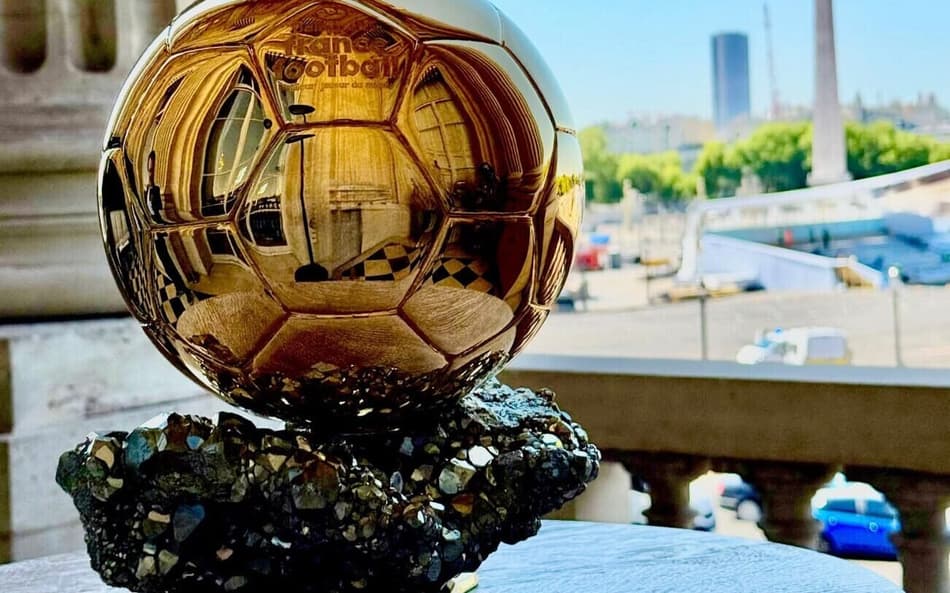 Troféu do Bola de Ouro, que será entregue ao vencedor em evento no dia 22 de setembro