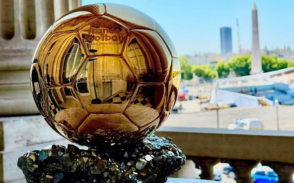 Troféu do Bola de Ouro, que será entregue ao vencedor em evento no dia 22 de setembro